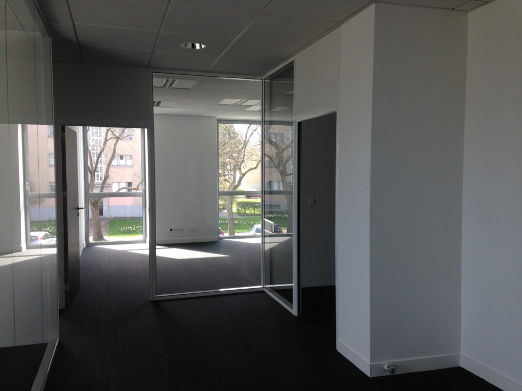 Cloisonnement et électricité