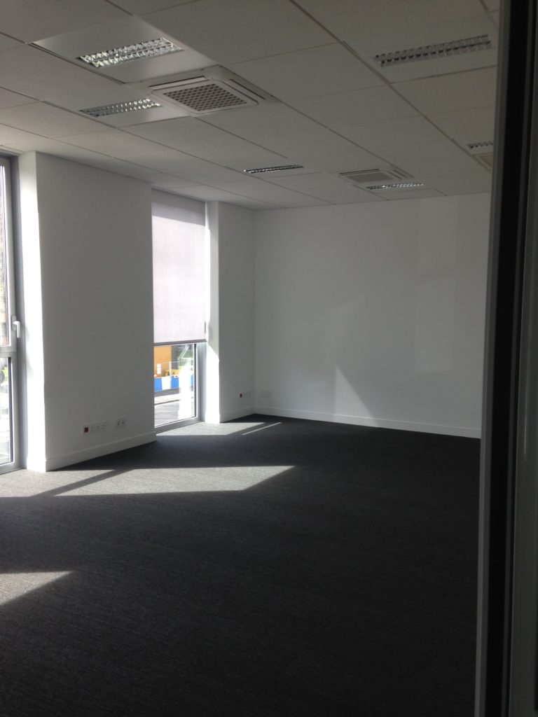 Cloisonnement et électricité